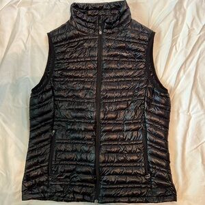 Women’s Size Large  Black Patagonia Down Vest.